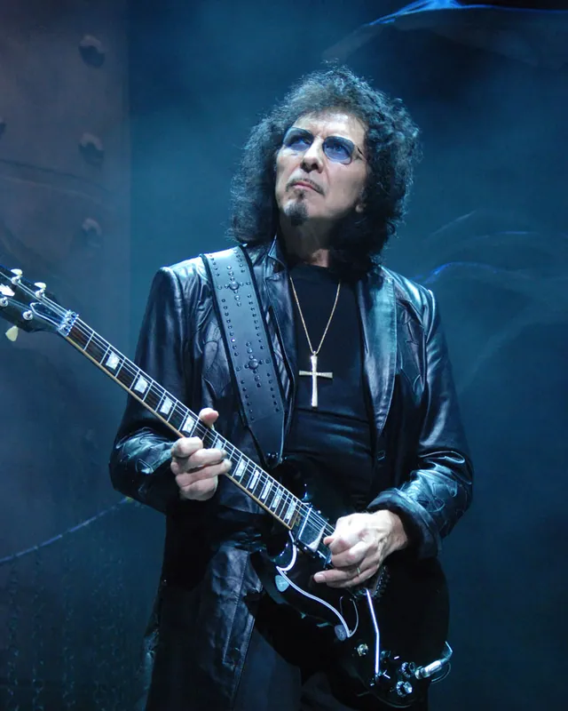 Tony Iommi performing live