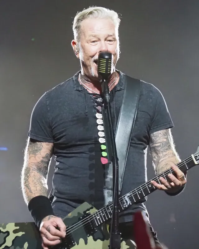 James Hetfield performing live