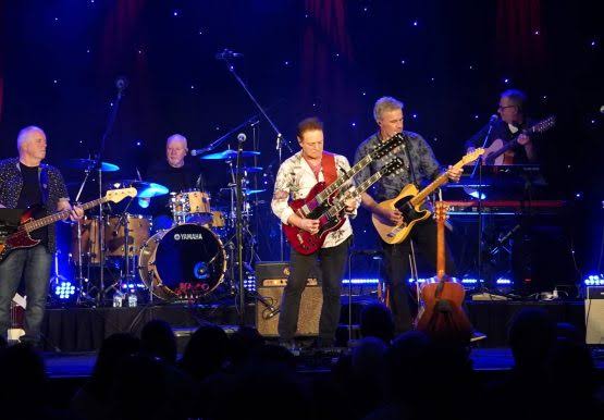 The Story Behind the "Hotel California" Guitar Solo: How Don Felder and Joe Walsh Created Rock's Greatest Guitar Duel