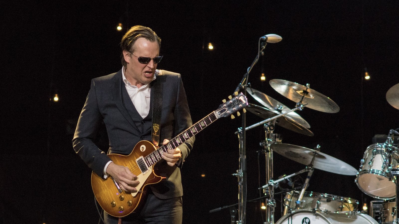 Joe Bonamassa playing a Les Paul on stage at Radio City Music Hall, January 2015.