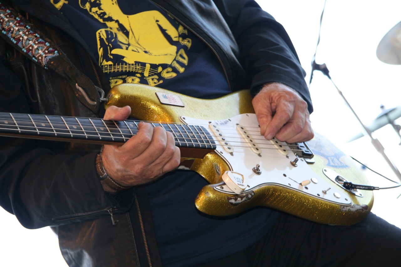 Dick Dale's picking hand, Sausalito Art Festival 2006