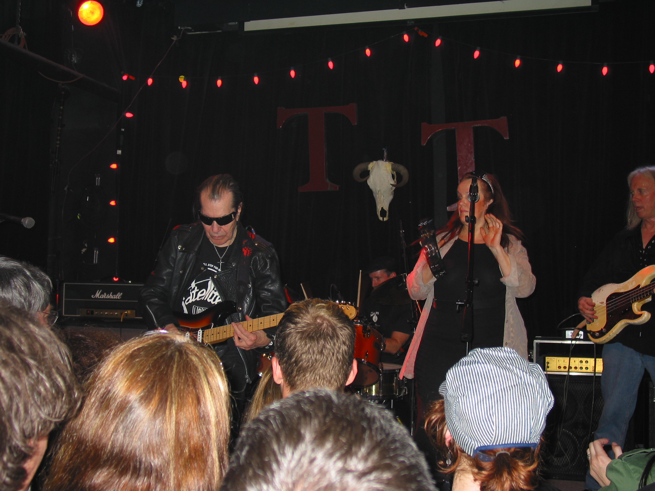Link Wray live in Seattle, 2005 — close stage shot