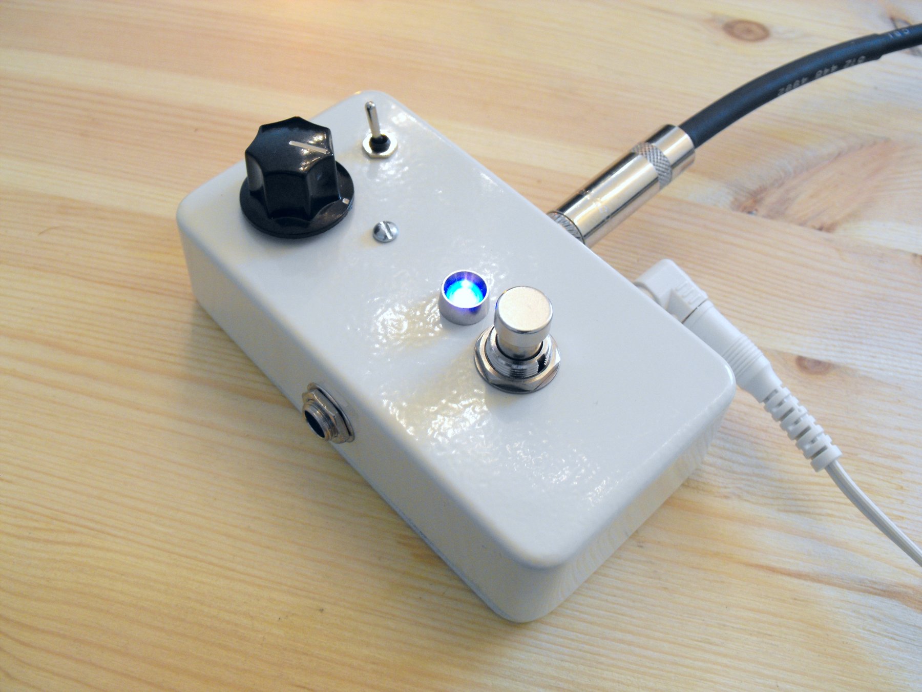Small treble booster pedal