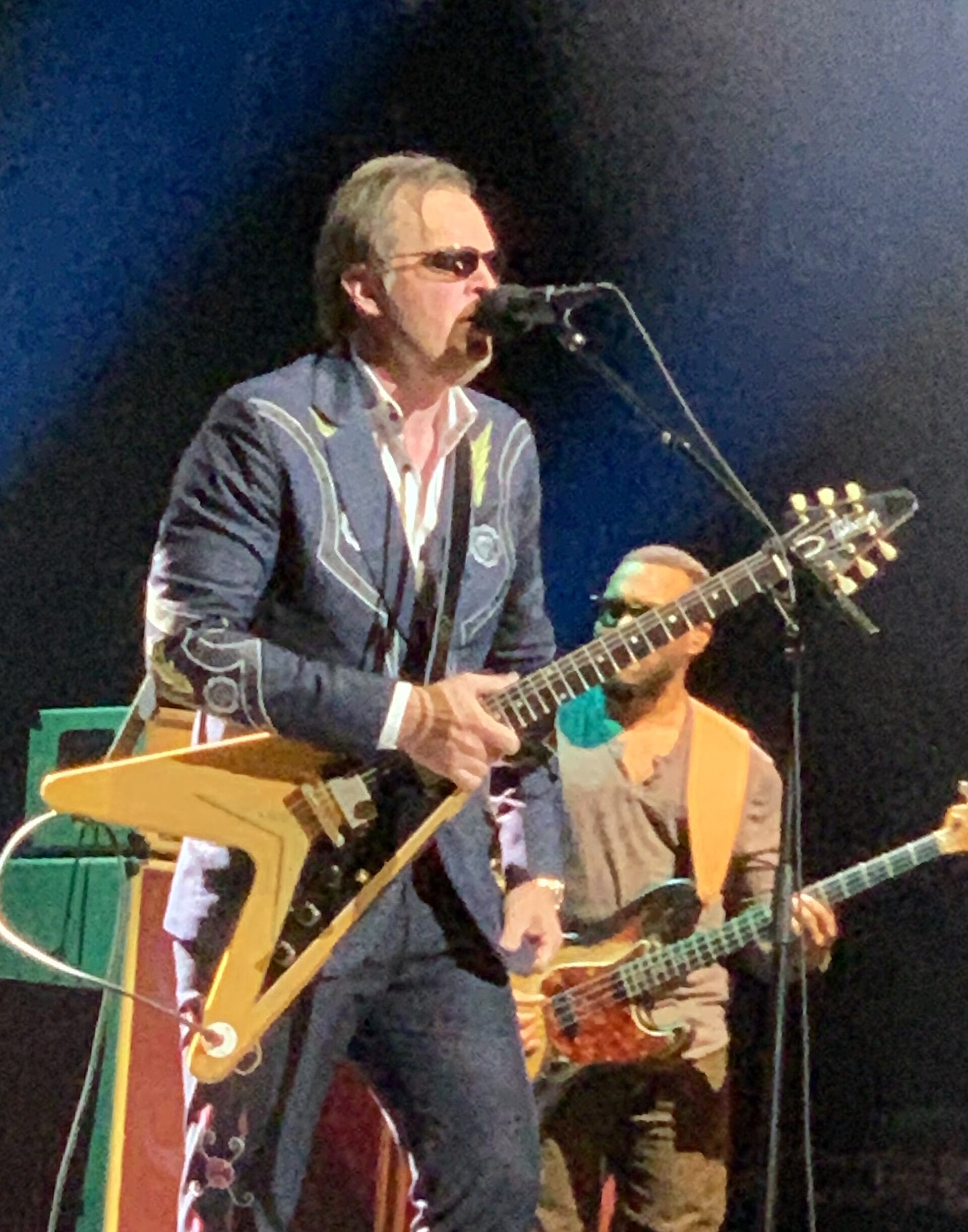 Joe Bonamassa playing the Gibson Flying V Amos at the Riverside Theatre in Milwaukee, February 2023