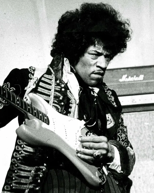 Jimi Hendrix performing live