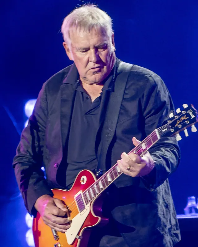 Alex Lifeson performing live