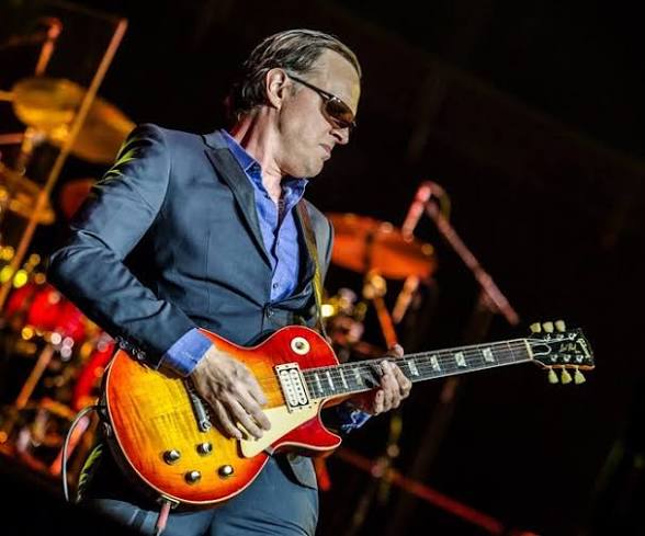 Joe Bonamassa Says Guitar Culture’s “Armchair Quarterbacks” Are Killing the Fun — and Points to Nick Jonas as a Warning