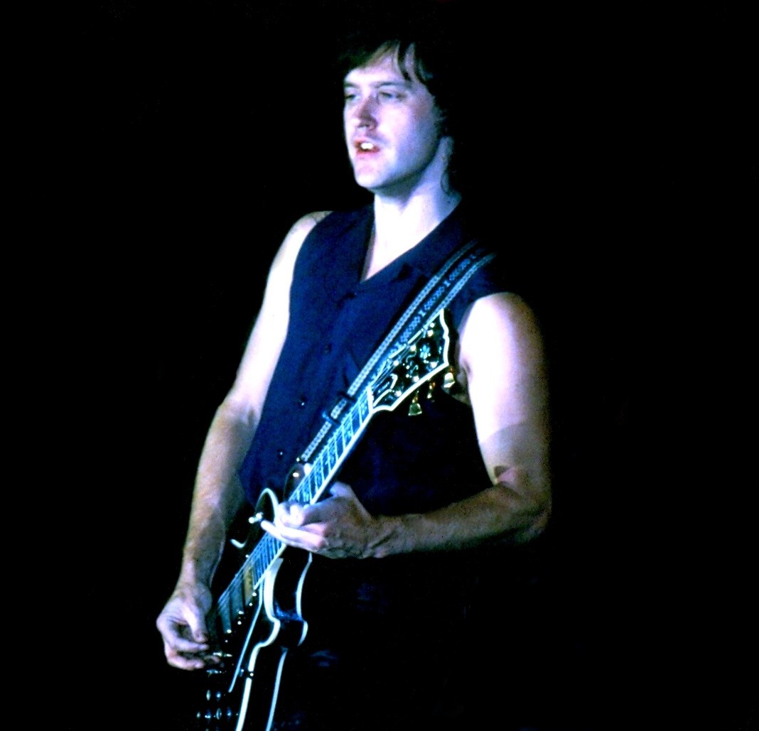Dave Davies with guitar, 1979
