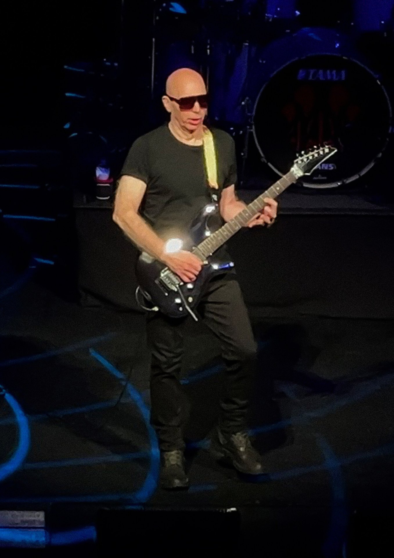 Satriani at the Muziekcentrum in Enschede, April 13, 2023. On stage, he still prefers a loud tube amp.