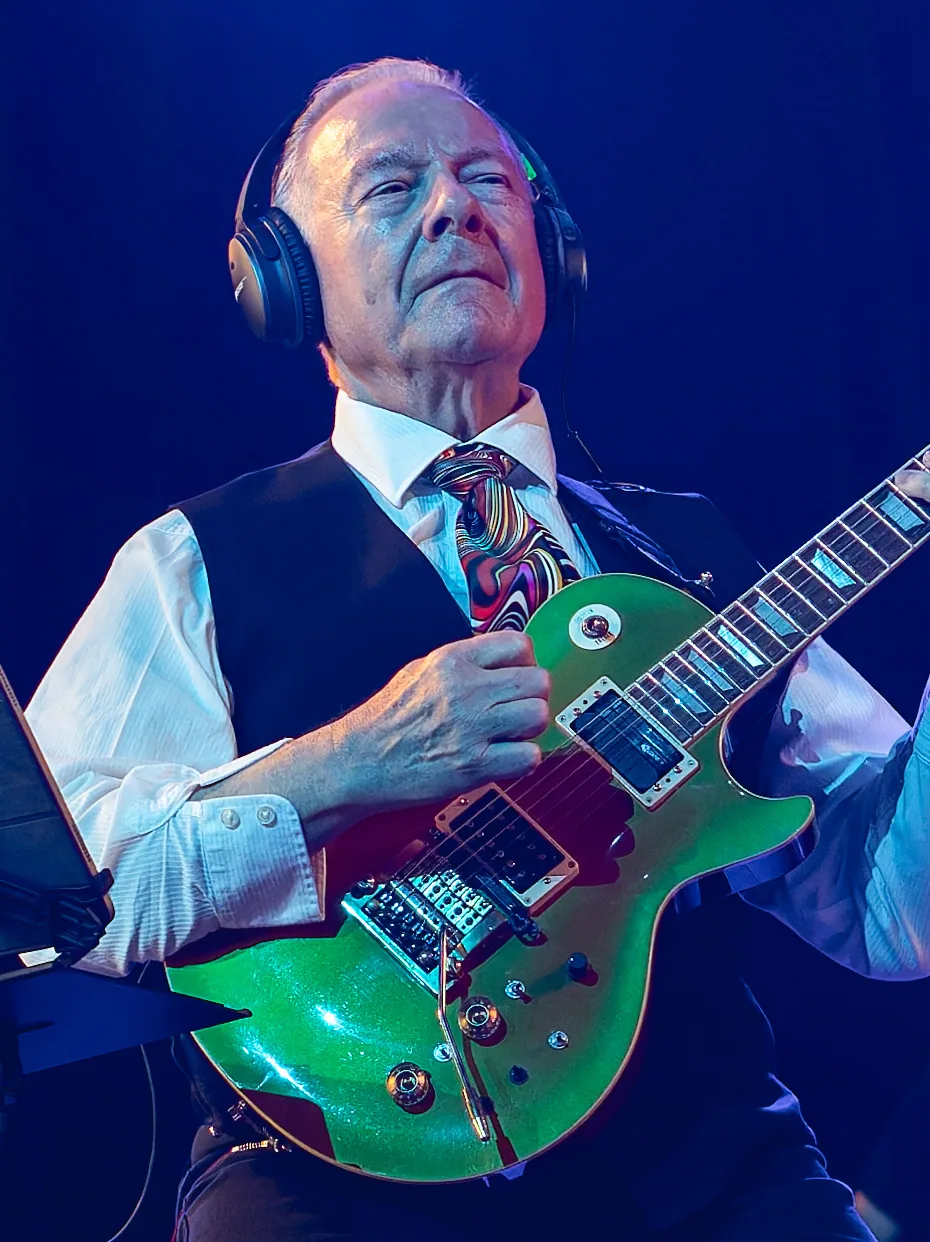 Robert Fripp performing live