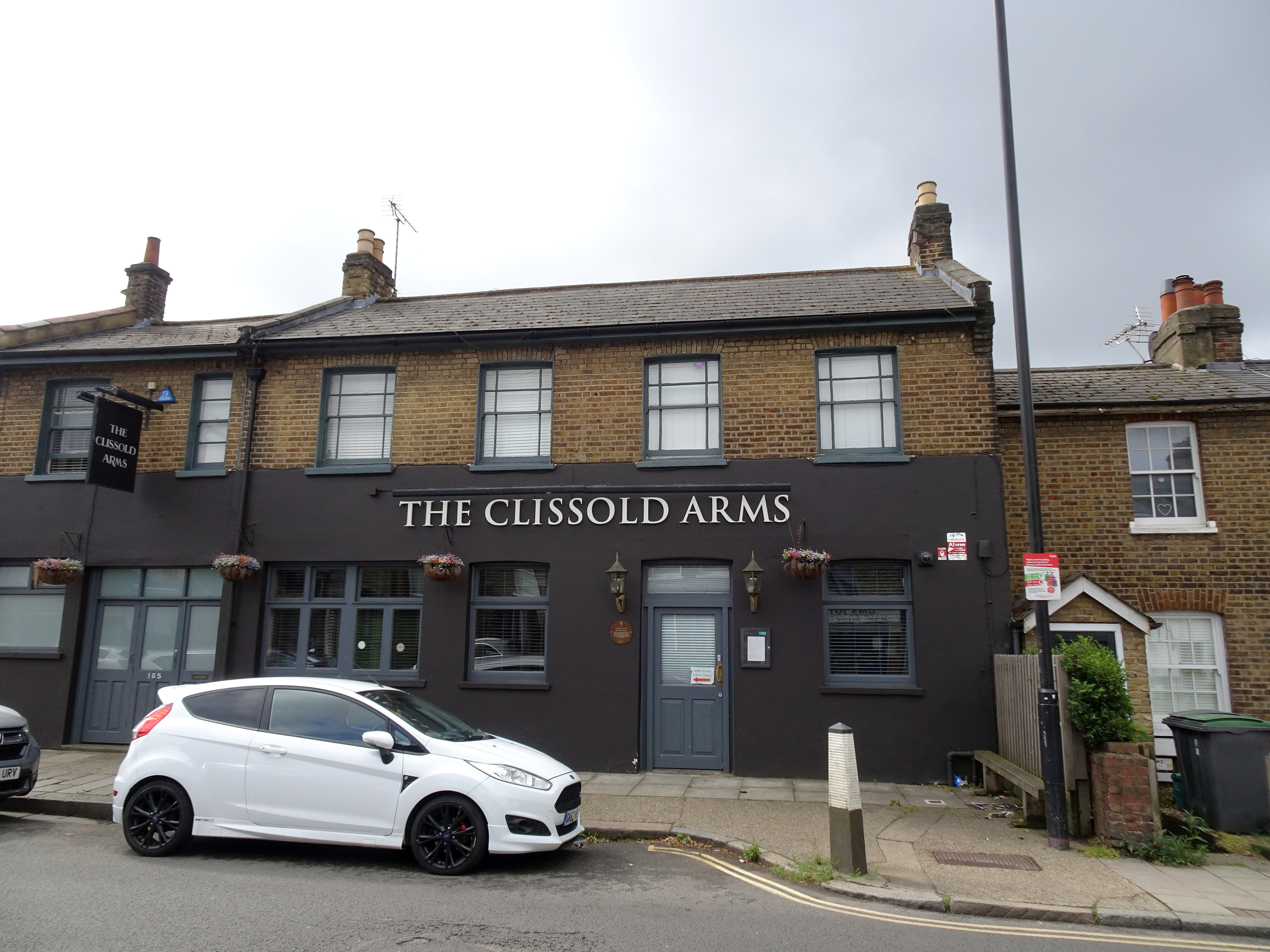 The Clissold Arms pub, Muswell Hill — early Kinks geography