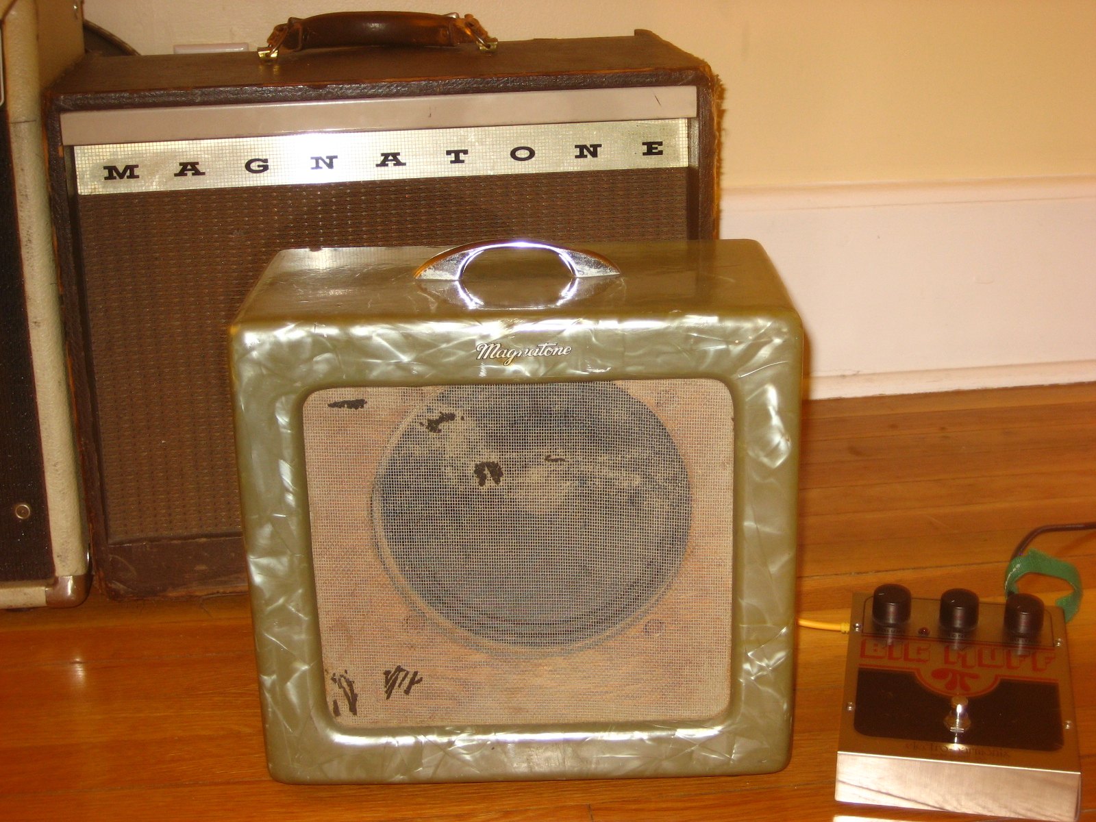 A Magnatone Varsity from about 1953 and a Magnatone 213 Troubadour. **Illustrative:** Magnatone amps of the type whose pitch vibrato shaped Mack's sound, not his Custom 440.