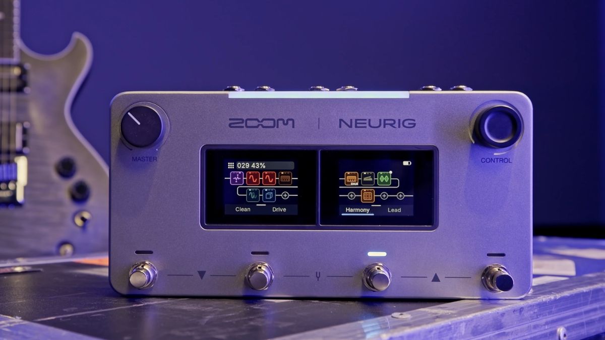 Zoom Neurig silver floor modeler with two touchscreens, two rotary controls and four footswitches
