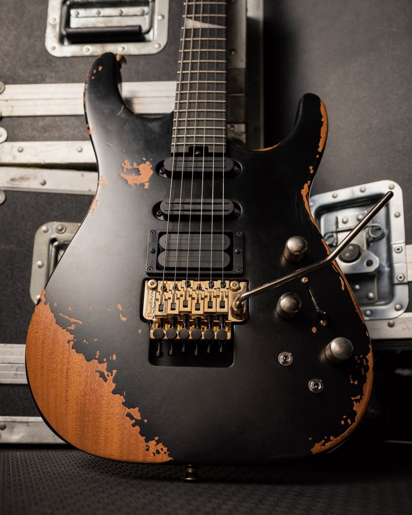 PC1-E Worn Black relic finish and gold Floyd Rose close-up
