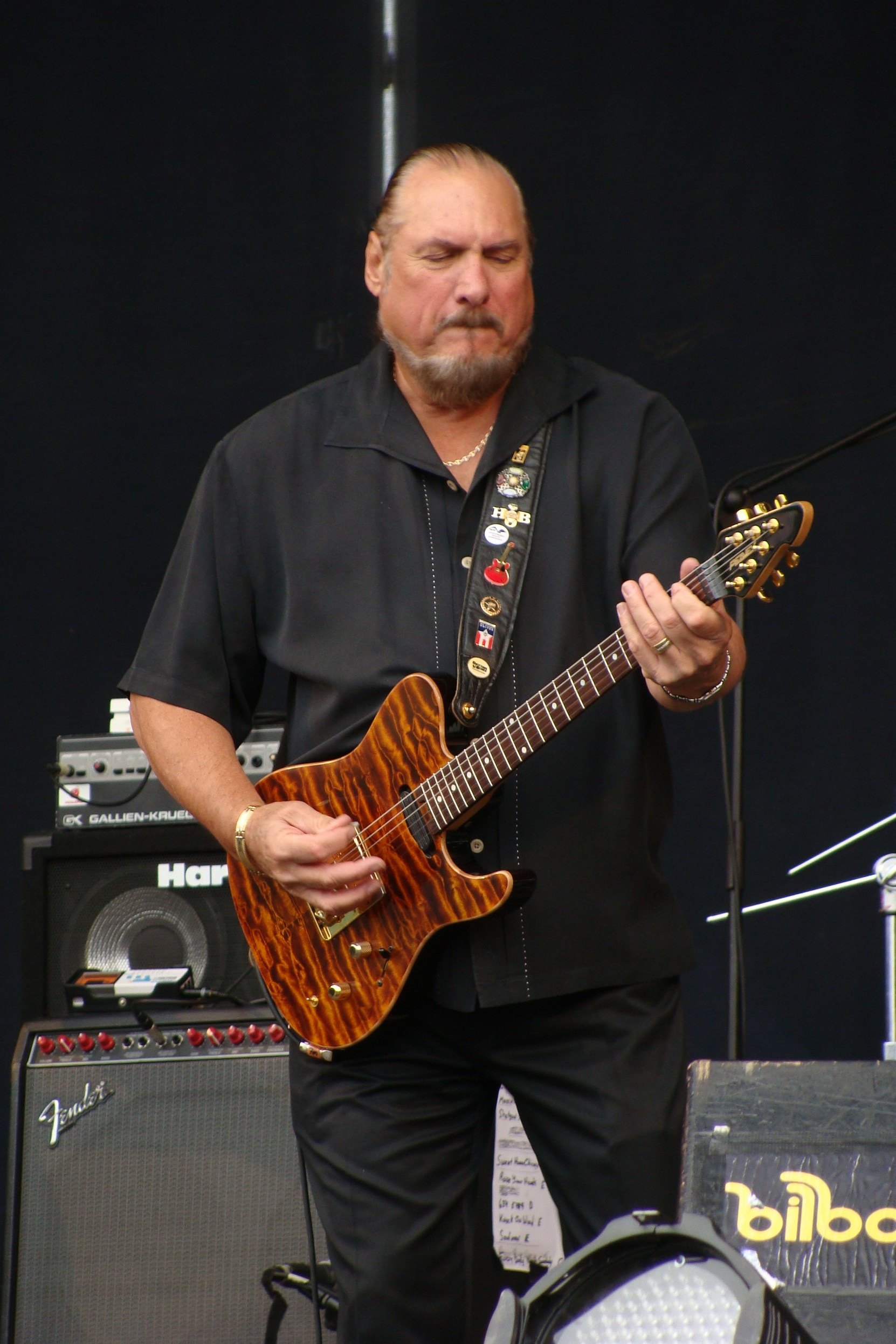 Steve Cropper performing with the Blues Brothers Band in Bilbao, Spain, in 2008.