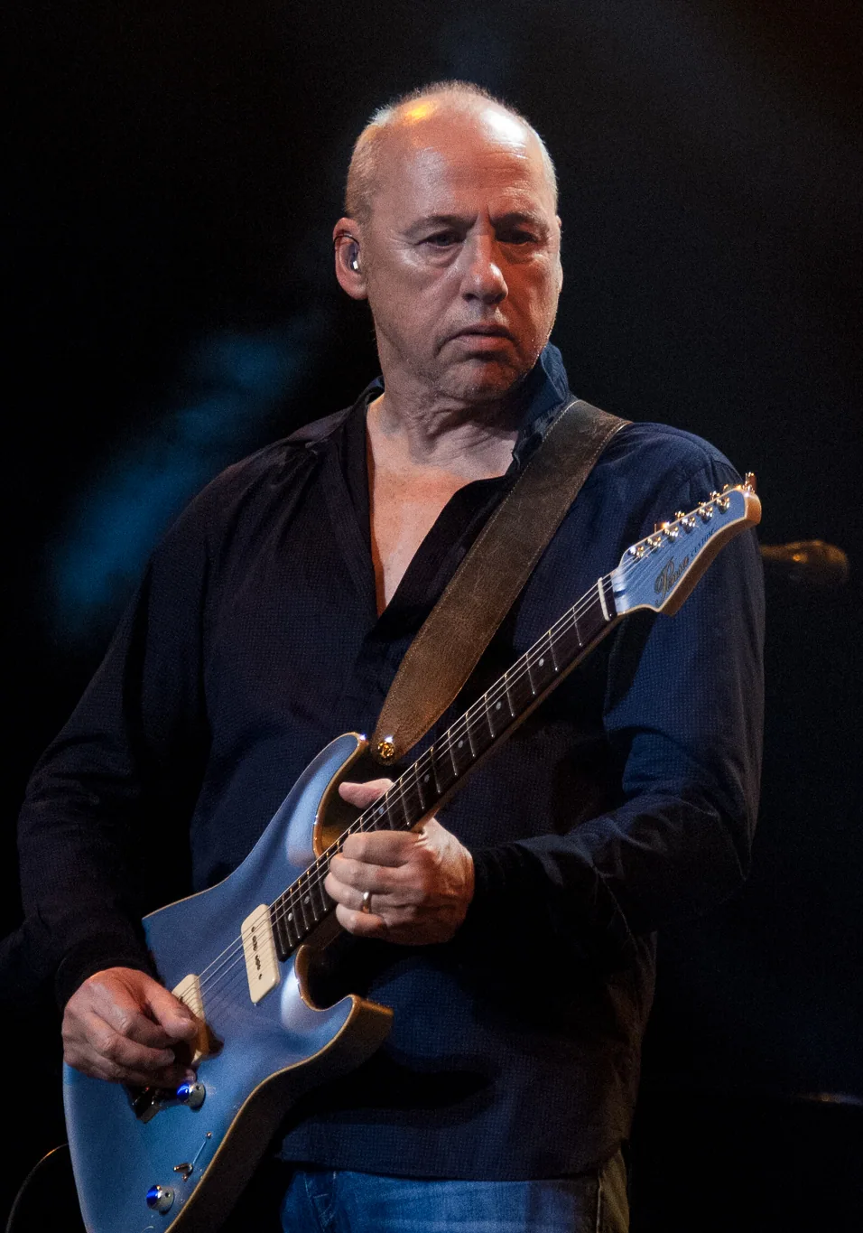 Mark Knopfler performing live